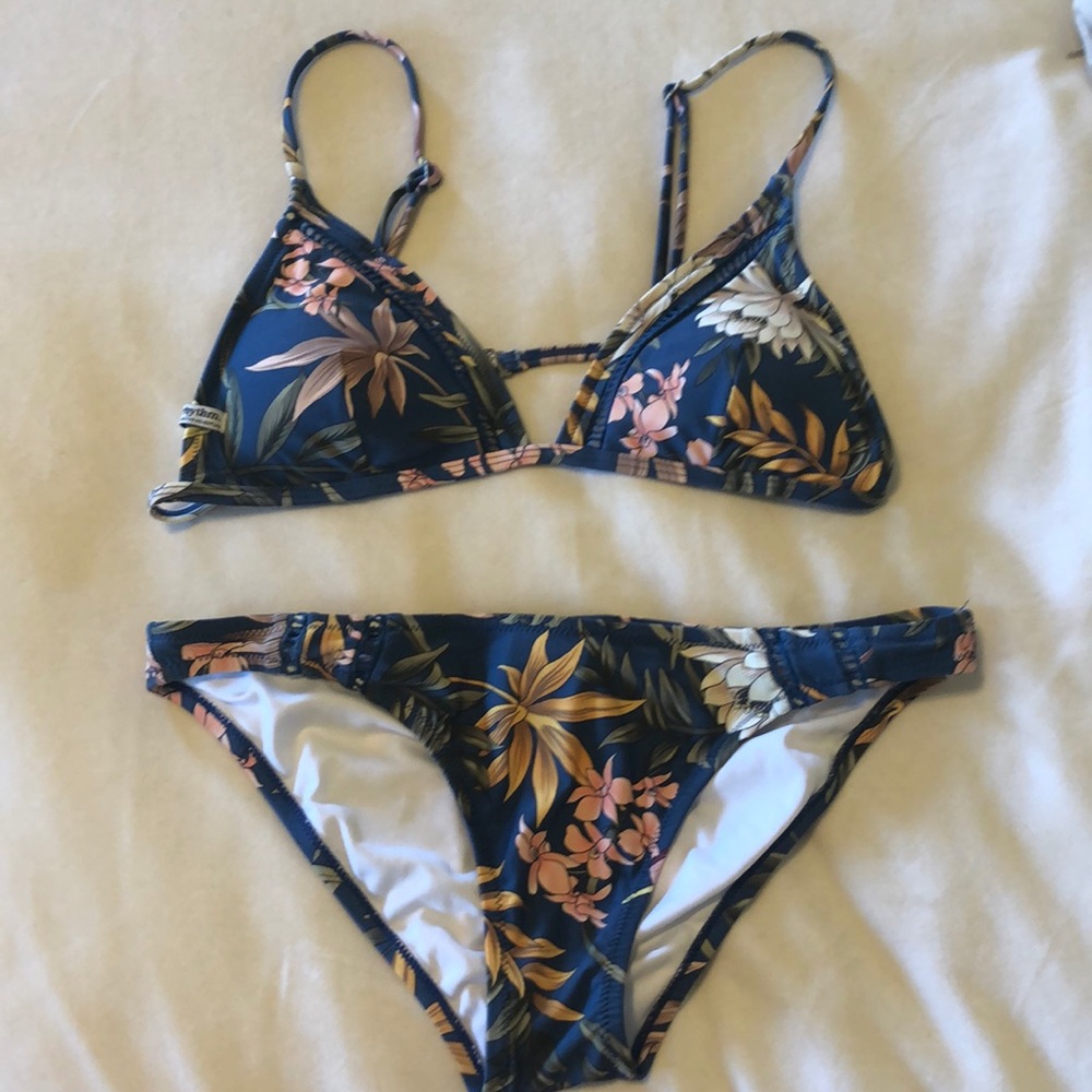 Blue flower print bikini